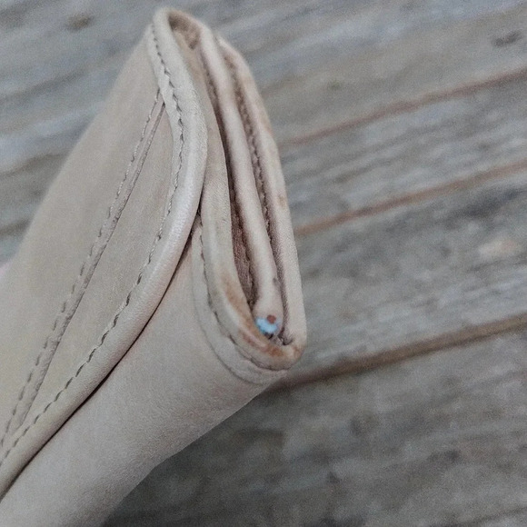 Fossil Leather Wallet - Picture 5 of 13